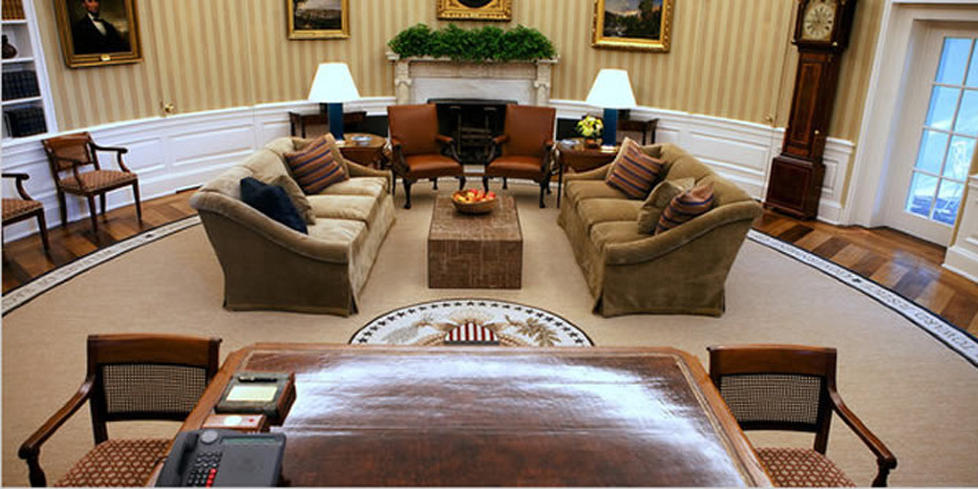 KONTROLLSENTRAL: Fra det ovale kontor kan Obama n� styre verden i fire nye �r. Foto: Pete Souza/The White House