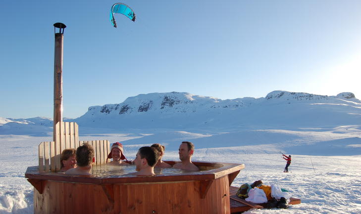 GODT FOR SLITNE MUSKLER: Badestampen p� Haukeliseter er popul�r etter turen. Foto: HAUKELISETER