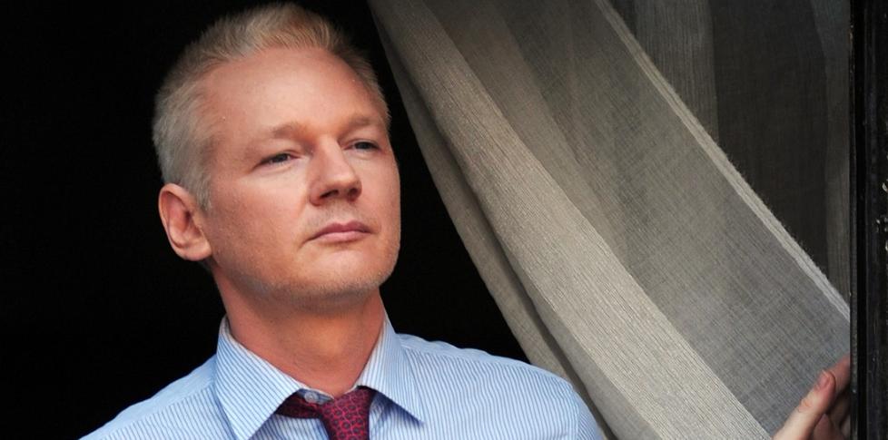 Tett opp til virkeligheten I Lotta Elstads f�rste roman tar hun utgangspunkt i hva som skjedde da Julian Assange var i Sverige og ble beskyldt for � ha beg�tt seksuelle krenkelser mot to kvinner. AFP PHOTO /CARL COURT