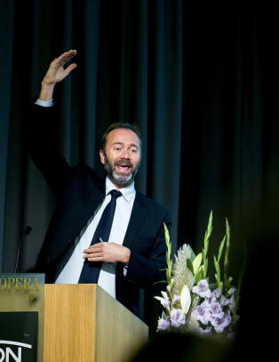 - Det st�r ikke p� oss