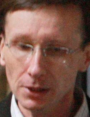 Denne mannen  hjernevasket fransk adelsslekt gjennom ni �r