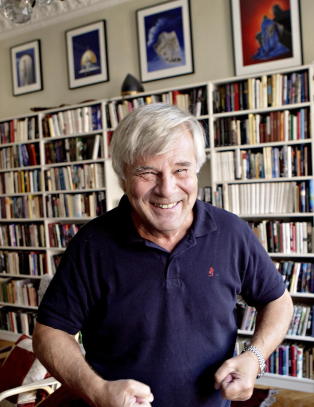 - Over halvparten av reportasjen er oppspinn