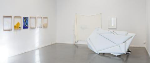 Vennelag i hvit skai