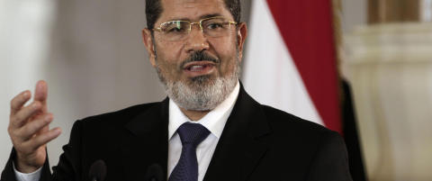 Egypt rasler med v�pnene