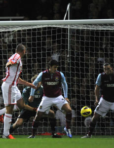 Stoke scoret p� trekket West Ham ikke ventet