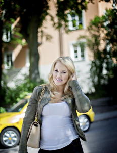 �Blondinbella� til sykehus med akutte smerter