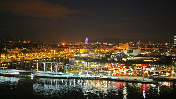 VAKKER: Barcelona er b�de stor og vakker, spesielt sett fra sj�siden. Foto: EIVIND PEDERSEN