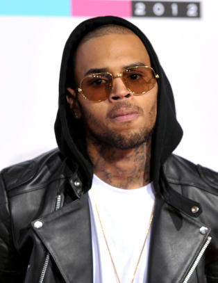 Chris Brown avlyser konsert etter Rihanna-protester