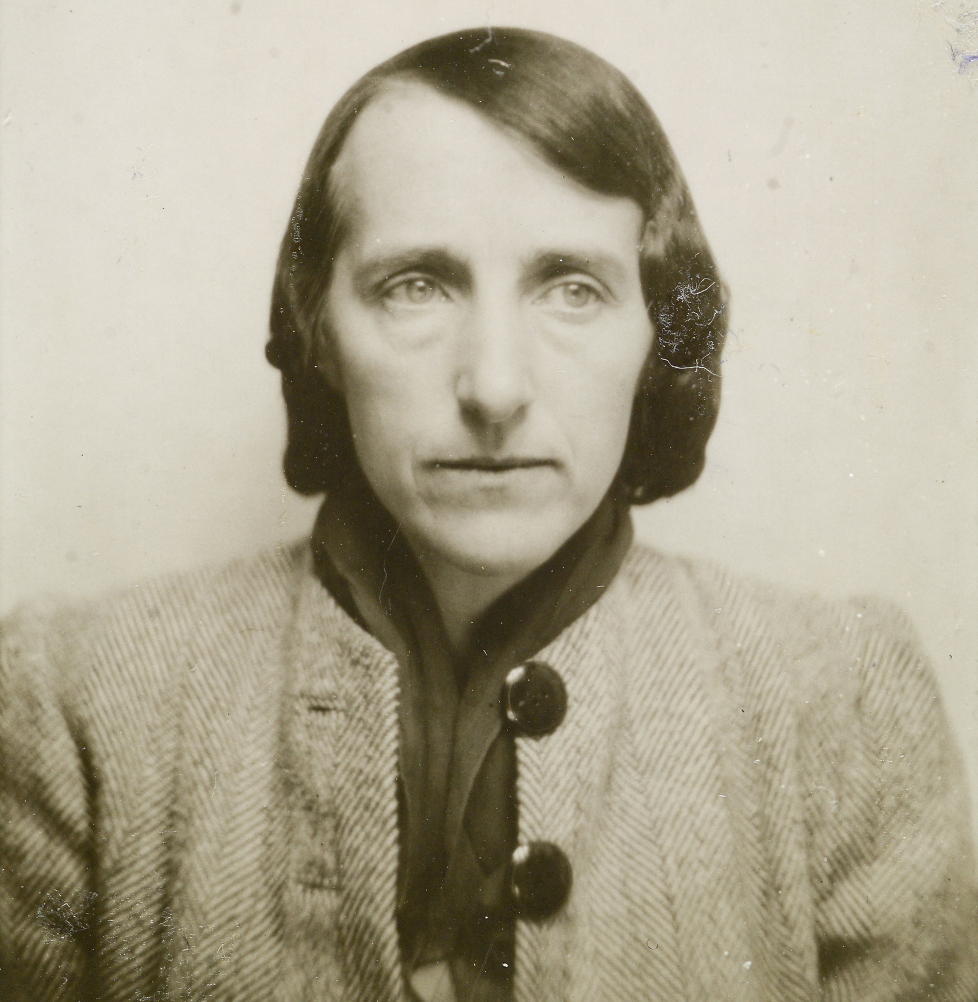 P� tur for NS: Halldis Neeg�rd �stbye rundt 1940. Bildet ble benyttet i et dokument som viste at hun var korrespondent for NS-organet Fritt Folk under reiser i Tyskland. Foto: Riksarkivet