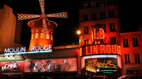 Yrende natteliv: Moulin Rouge i Paris.