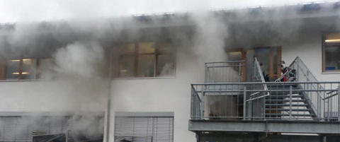 Minst fjorten d�de og sju skadd etter brann i veldedighetsverksted i Tyskland