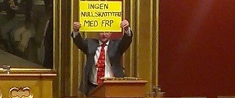 - Pinlig � v�re stortings-representant i dag