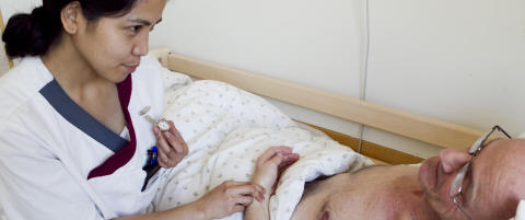 - � sette prislapp p� et liv, h�res kaldblodig ut