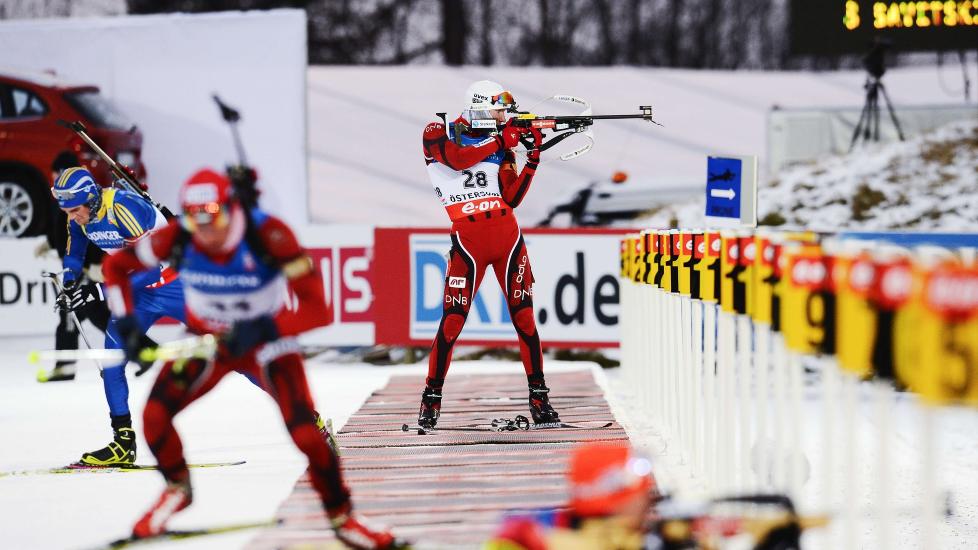 ST�ENDE SKYTING �DELA: Emil Hegle Svendsen fikk to strafferunder p� sine to st�ende serier, og selv med up�klagelig langrennsform ble det for tungt � hente inn teten. Foto:    AFP PHOTO / JONATHAN NACKSTRAND
