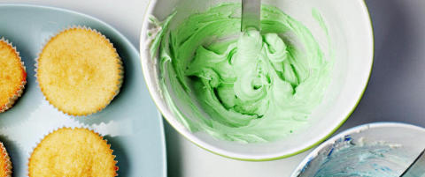 - Typisk � se tradisjonelle kvinnesysler som h�pl�se