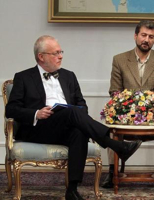 Her forn�rmer Sveriges ambassad�r Irans president uten � vite det