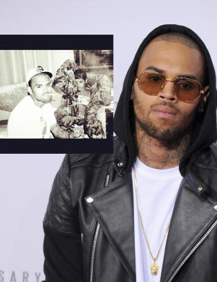Legger ut bilde av seg selv sammen med Rihanna i undertøyet
