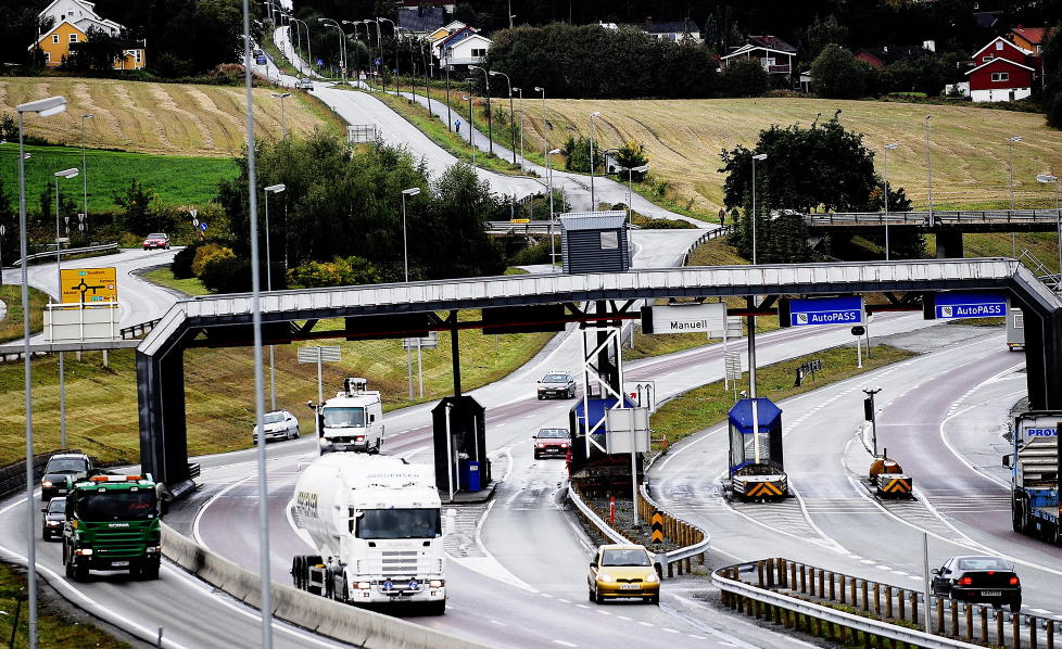  INEFFEKTIVT: Rapporten fra Riksrevisjonen viser at bomprosjektene drives lite effektivt, og at mye av pengene g�r til driftskostnader. Her fra bomringen rundt Trondheim. Foto: Thomas Rasmus Skaug / Dagbladet