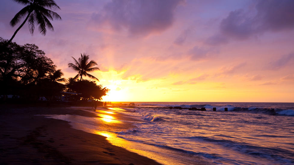 FERIEGLADE: 29 prosent, nesten �n av tre nordmenn, sier de kommer til � �ke feriebudsjettet i 2013 mot i �r, viser en unders�kelse Norstat har gjennomf�rt for Finn reise. Illustrasjonsfoto: COLOURBOX