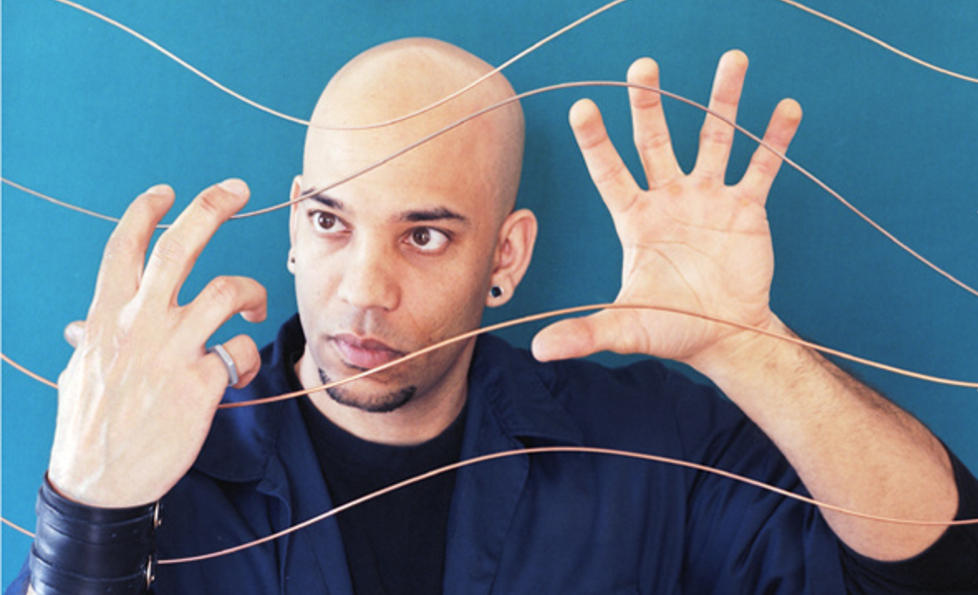 ERIC REVIS:  Bassisten til Branford Marsalis leder en sterk kvartett med Ken Vandermark, Jason Moran og Nasheet Waits p� sitt eget �Parallax�-album. FOTO: HJEMMESIDE/LOURDES DELGADO