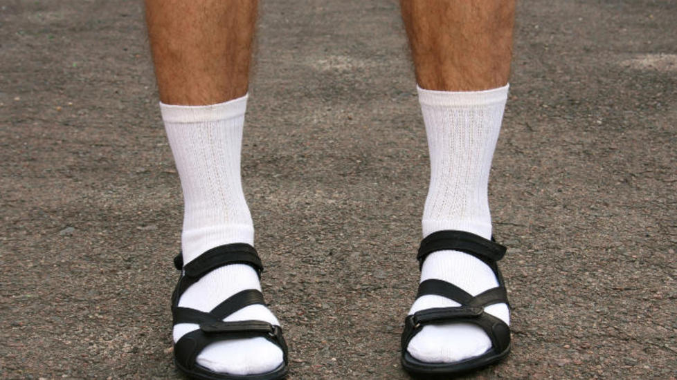 KJENNETEGN: I unders�kelsen Respons analyse har gjennomf�rt for reisebyr�et Ticket, svarer 27 prosent �sokker i sandalene� n�r de blir spurt om hva som kjennetegner nordmenn p� ferie.  Illustrasjonsfoto: COLOURBOX