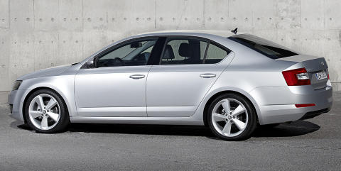 SKARPERE: Linjene har blitt skarpere og bilen har totalt sett f�tt et mer moderne preg enn dagens modell. FOTO: Daniel Krauss