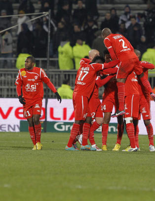 Lyon n�r stygg smell mot bunnlaget