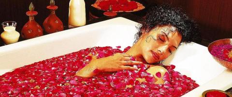 Du ligger og bader i blomster, ved foten av verdens h�yeste fjell