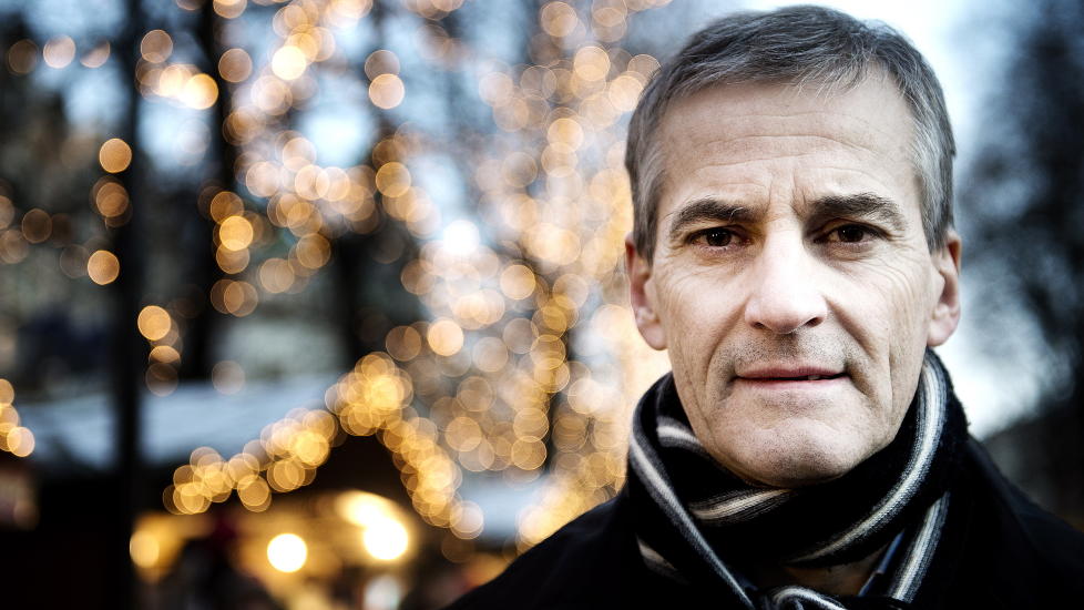 TENKER P� FAMILIENE: - Jeg tror hele Norge f�ler med Troms. Jeg tenker p� familiene, og lokalsamfunnene som er rammet, sier helseminister Jonas Gahr St�re. Foto: �istein Norum Monsen / DAGBLADET