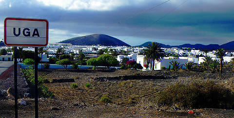 LANZAROTE: Hvite landsbyer og svarte vulkaner. Foto: KIRSTEN M. BUZZI