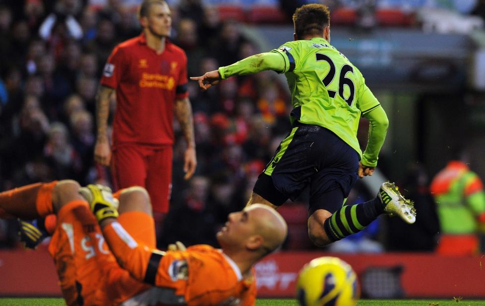 KALDDUSJ: Andreas Weimann og Aston Villa var effektive foran m�l. Foto: AFP PHOTO/PAUL ELLIS/NTB scanpix