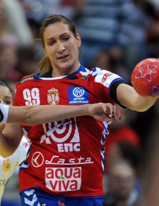 H�ndballjentene m�ter Montenegro i finalen