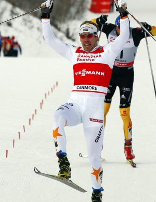 J�nsson skrev �Petter� p� skiene og overtok v-cupledelsen