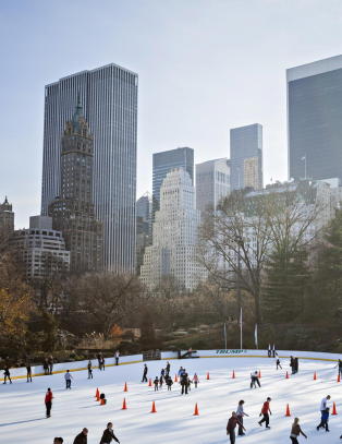 Hvert �r ser du Kevin (10) g� alene rundt i denne byen p� TV