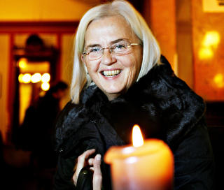 SYMBOLSK GAVE: Det g�r an � vise omtanke for andre ved � gi bort en symbolsk gave, sier Helen Bj�rn�y, generalsekret�r i Plan Norge. Foto: NINA HANSEN