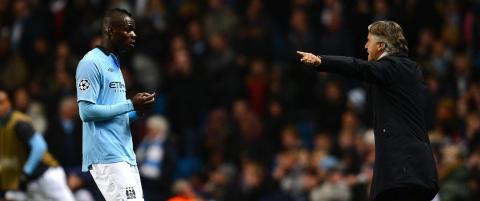 Mancini og Balotelli i basketak p� trening