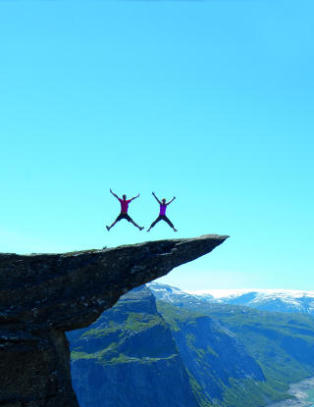 Norsk klippe k�ret til et av de mest imponerende stedene i verden