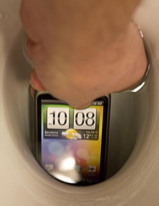 Mobilen - rett i dass