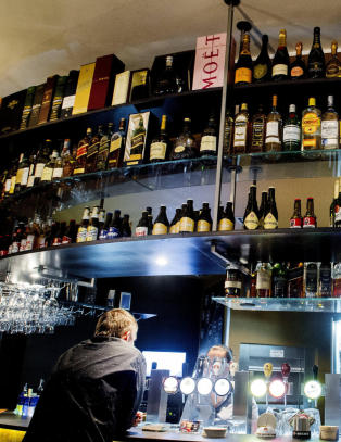 I denne baren skal maten st� til �let og ikke omvendt