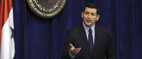 - Avhoppet syrisk talsmann hjelper USA