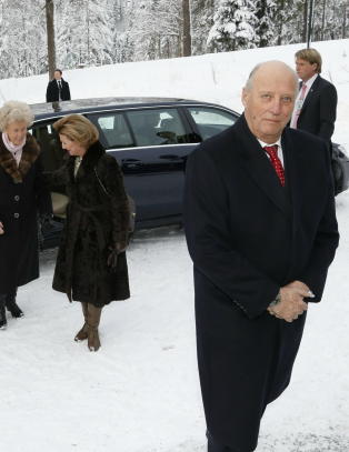 Innviet kongens nye bil på vei til julegudstjeneste