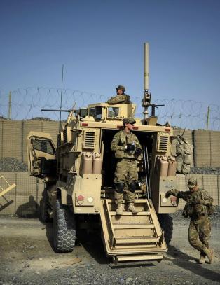 Selvmordsangrep mot base i Afghanistan