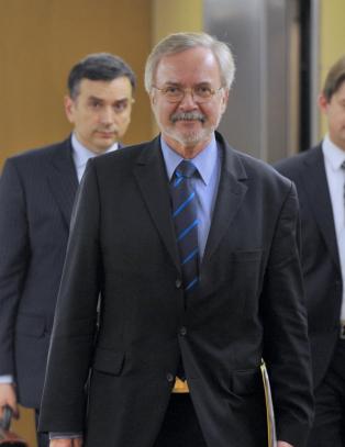 - Det kan ta 20 �r f�r Hellas kommer seg