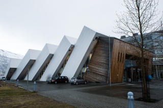 POLARIA: Opplevelsessenteret Polaria ble etablert da Norsk polarinstitutt flytta til Troms�, og i utstillingene her kan du l�re om klima- og milj�forskningen som foreg�r i arktiske str�k.
 Foto: ROGER BRENDHAGEN