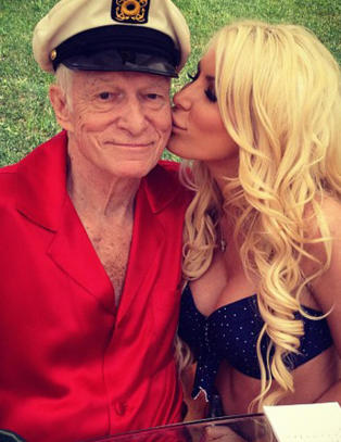 I 2011 ble han dumpet rett før vielsen. Om to dager prøver Hugh Hefner og Crystal Harris igjen