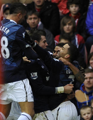 Spurs snudde kampen p� seks minutter