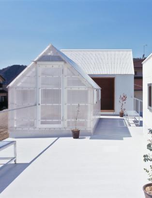 Her bor de i et drivhus �ret rundt