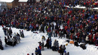 FEBRUAR: R�rosmartnan p� Malm-plassen. Foto: TOM E. �STHUUS