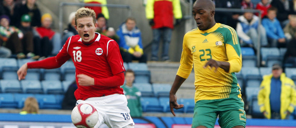 Gispende: Norge m�tte S�r-Afrika to ganger i 2009, og lagene vant hver sin hjemmekamp. Erik Huseklepp kan f� en ny landslagssjanse i kveldens privatlandskamp, men Dagbladets oddstipper tror hjemmelaget vinner igjen. Foto: Heiko Junge / Scanpix