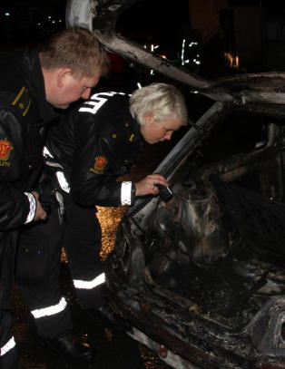 Mann avhøres etter funn av brent bil i Mandal